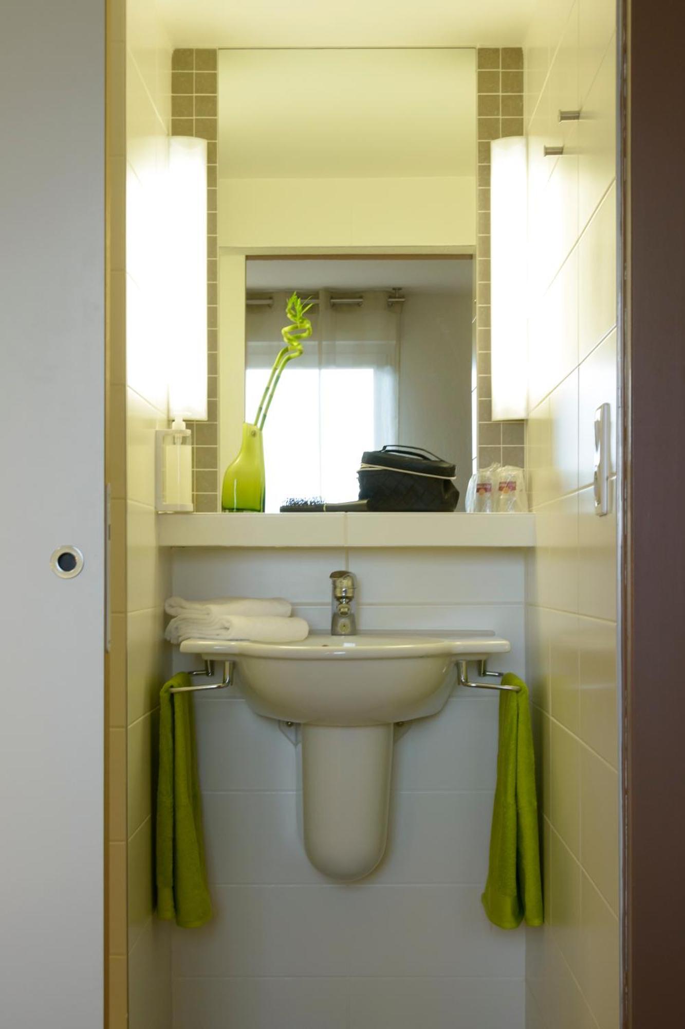 Brit Hotel Reims Croix Blandin Екстериор снимка