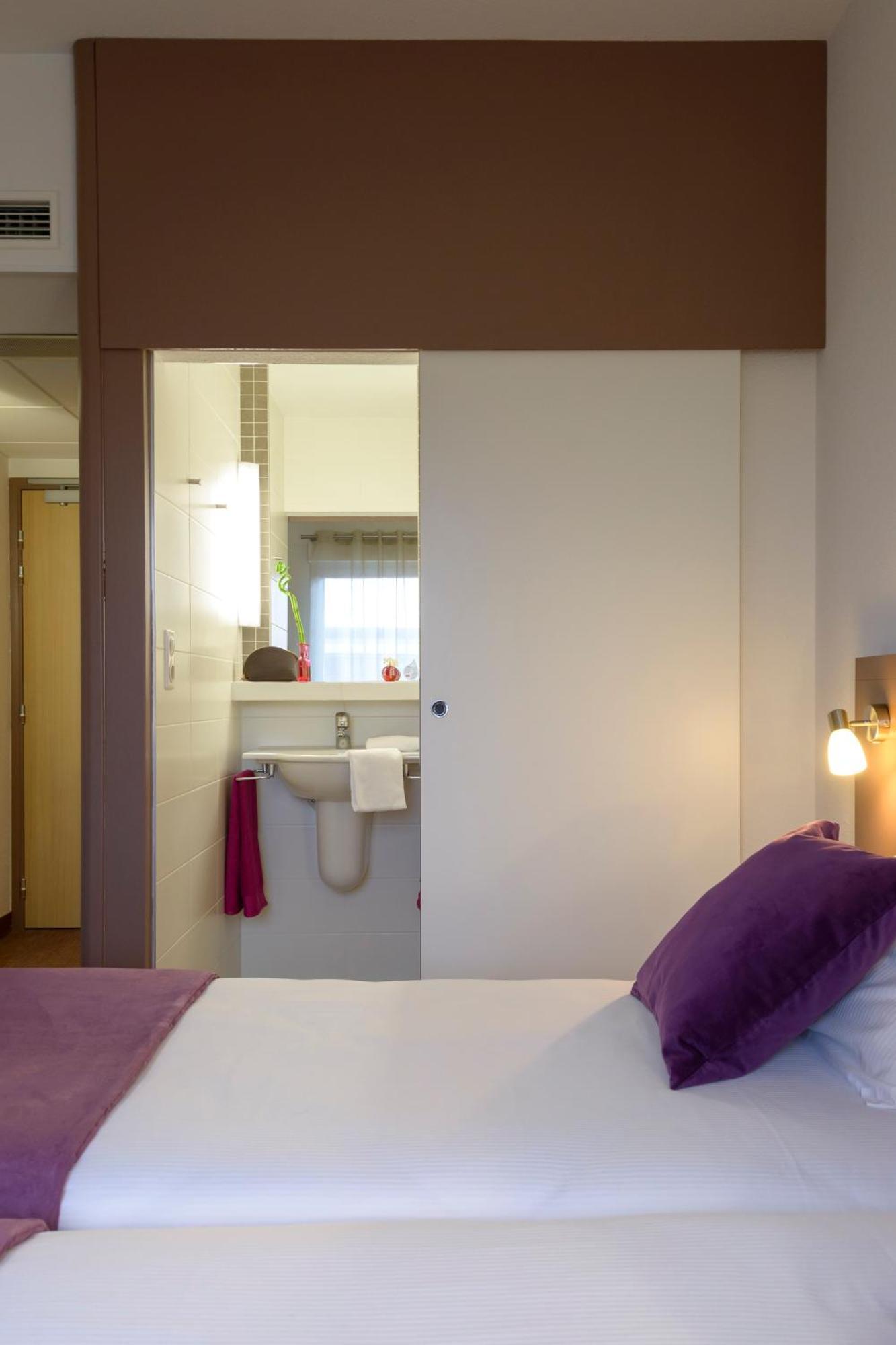 Brit Hotel Reims Croix Blandin Екстериор снимка