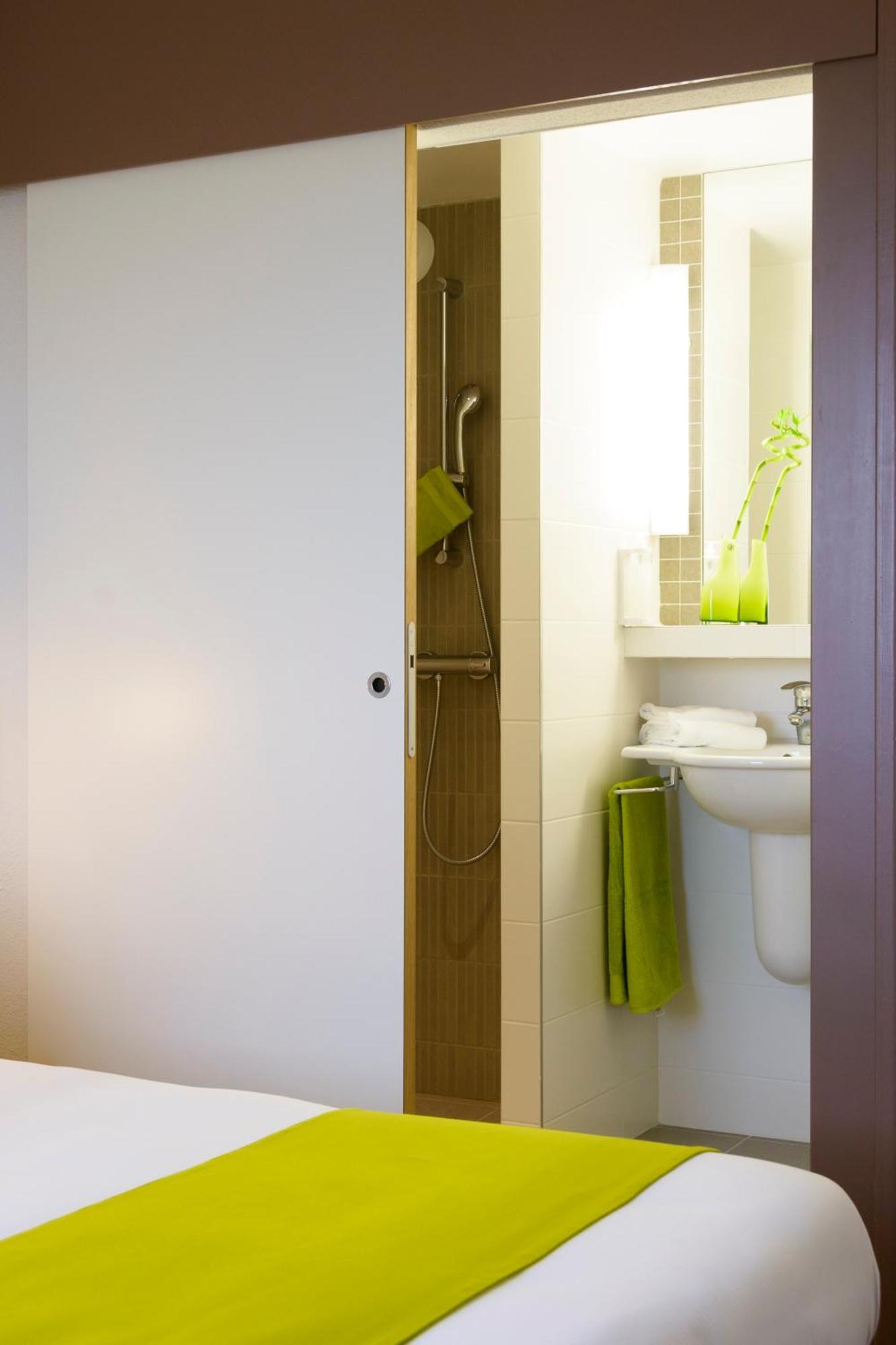 Brit Hotel Reims Croix Blandin Екстериор снимка