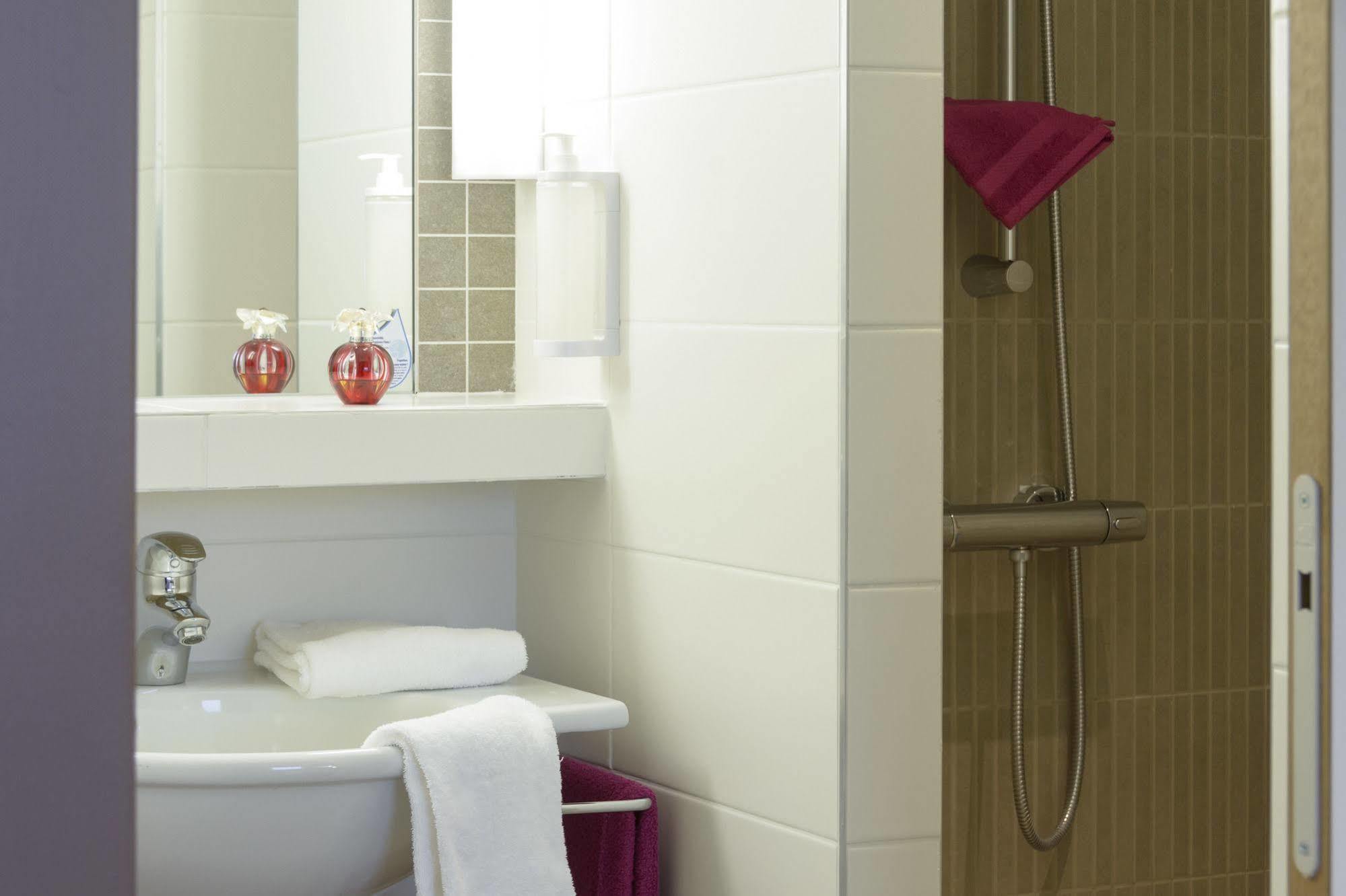 Brit Hotel Reims Croix Blandin Екстериор снимка